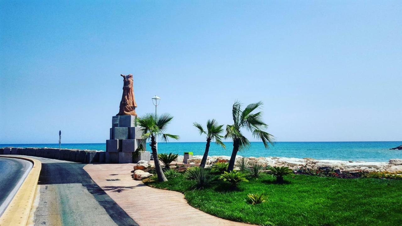 Вилла Casa Vacanze Torre Dei Gualtieri Сан-Бенедетто-дель-Тронто Экстерьер фото